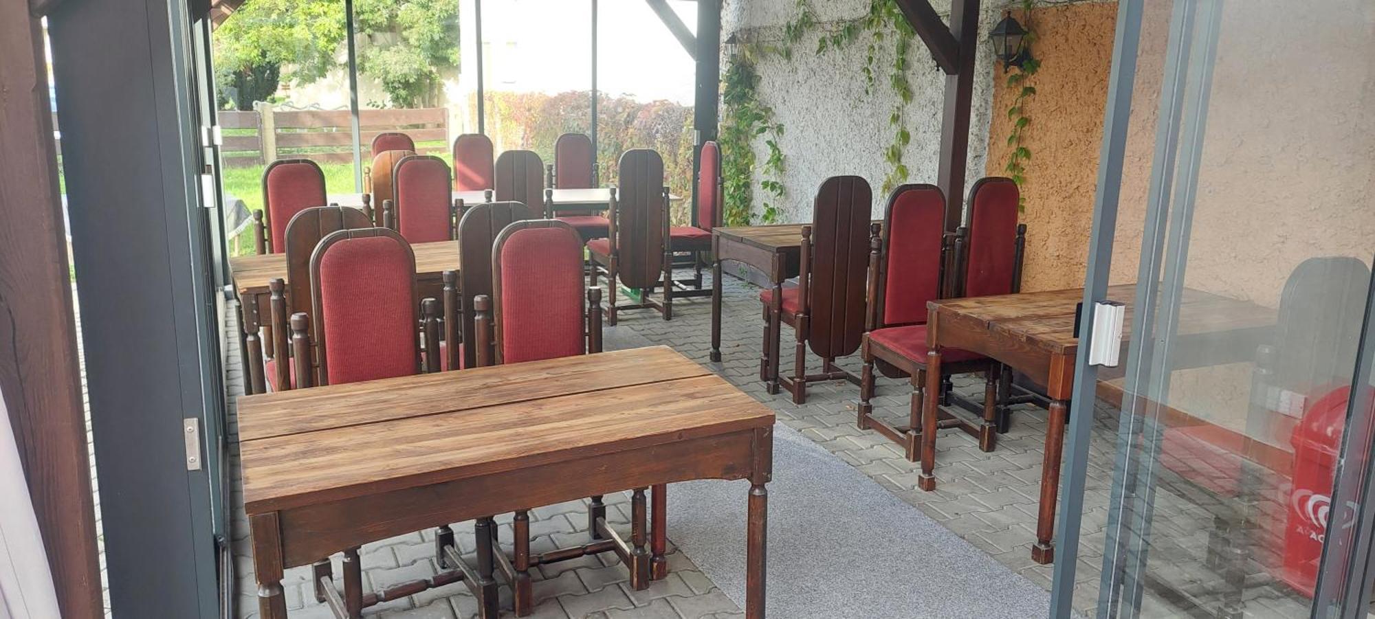 Penzion A Restaurace U Strnada 克拉托维 外观 照片